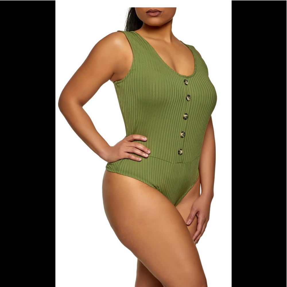 š„PLUS SIZED RIBBED BUTTON DETAIL BODYSUITš NWTš· - Picture 9 of 12